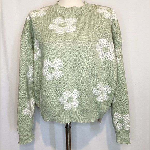Floral Pattern Pullover - Picture 1 of 1